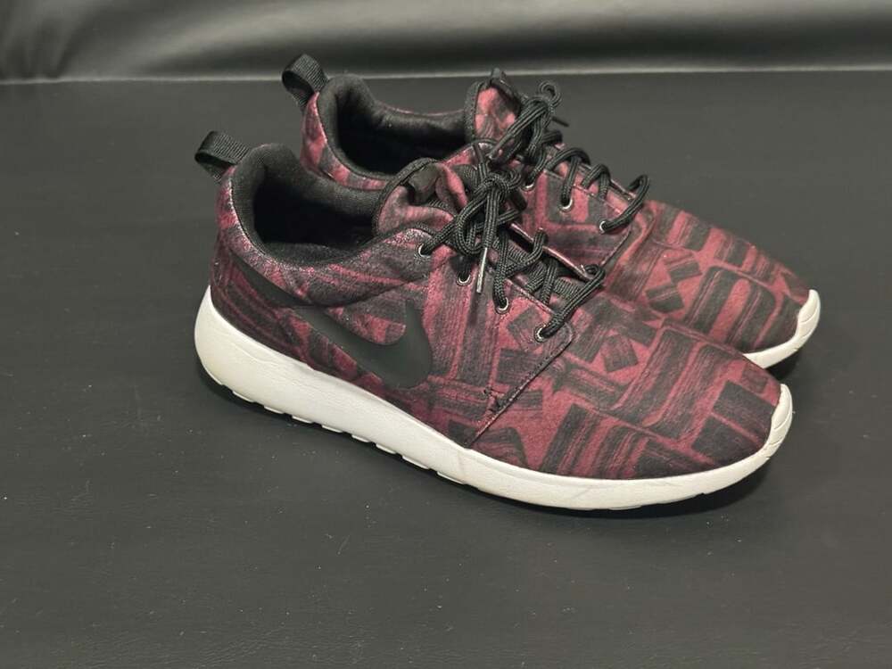 Nike Women's Roshe One Print Night Maroon Running Shoes Size 9